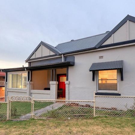 Canowindra Riverview Motel Exterior photo