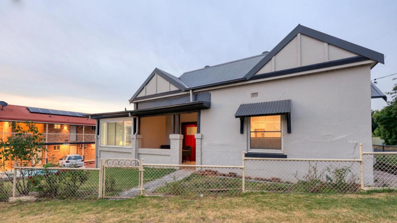 Canowindra Riverview Motel Exterior photo